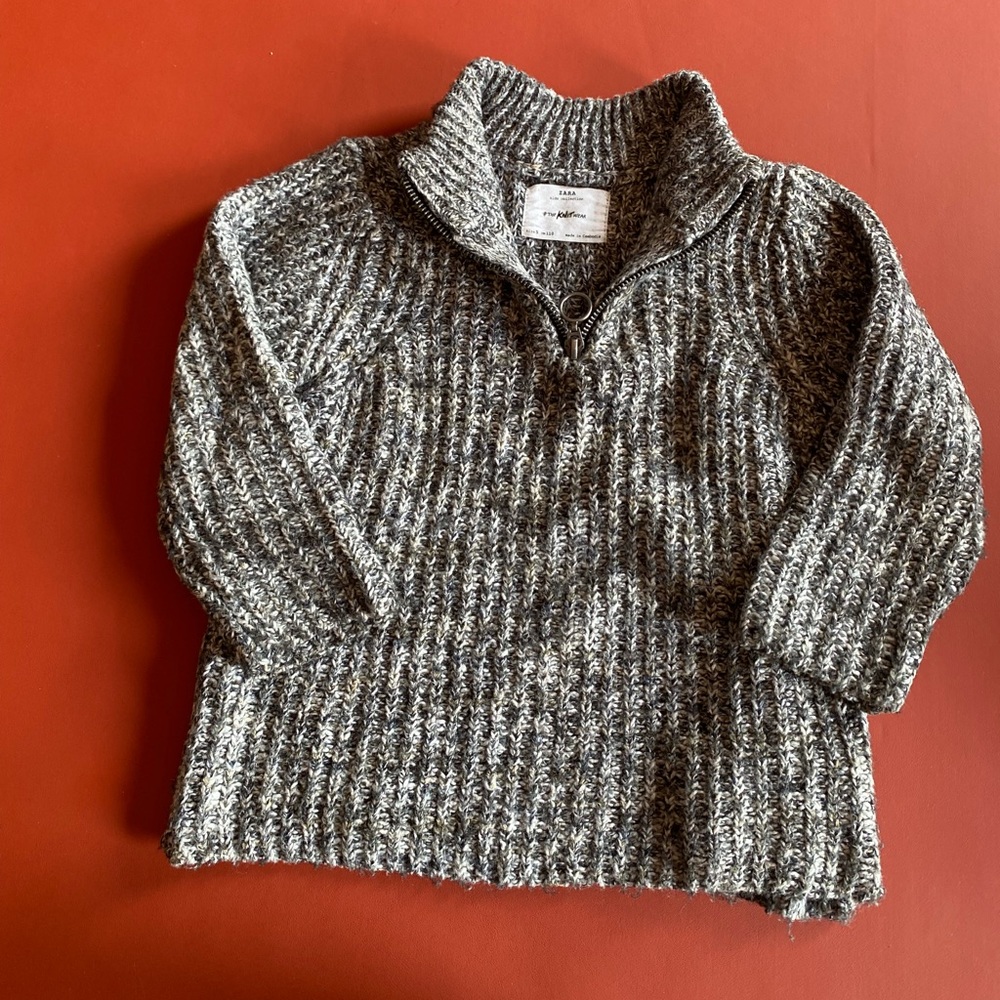 Zara boy’s grey black and white knit sweater